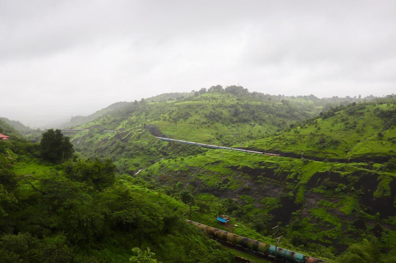 Manas Resort With Petting Zoo, Igatpuri Exterior photo