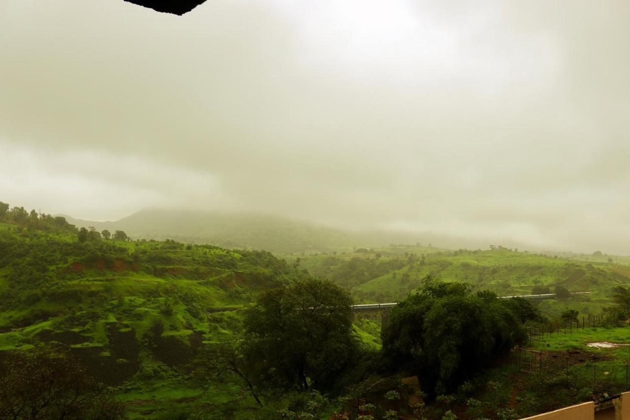 Manas Resort With Petting Zoo, Igatpuri Exterior photo
