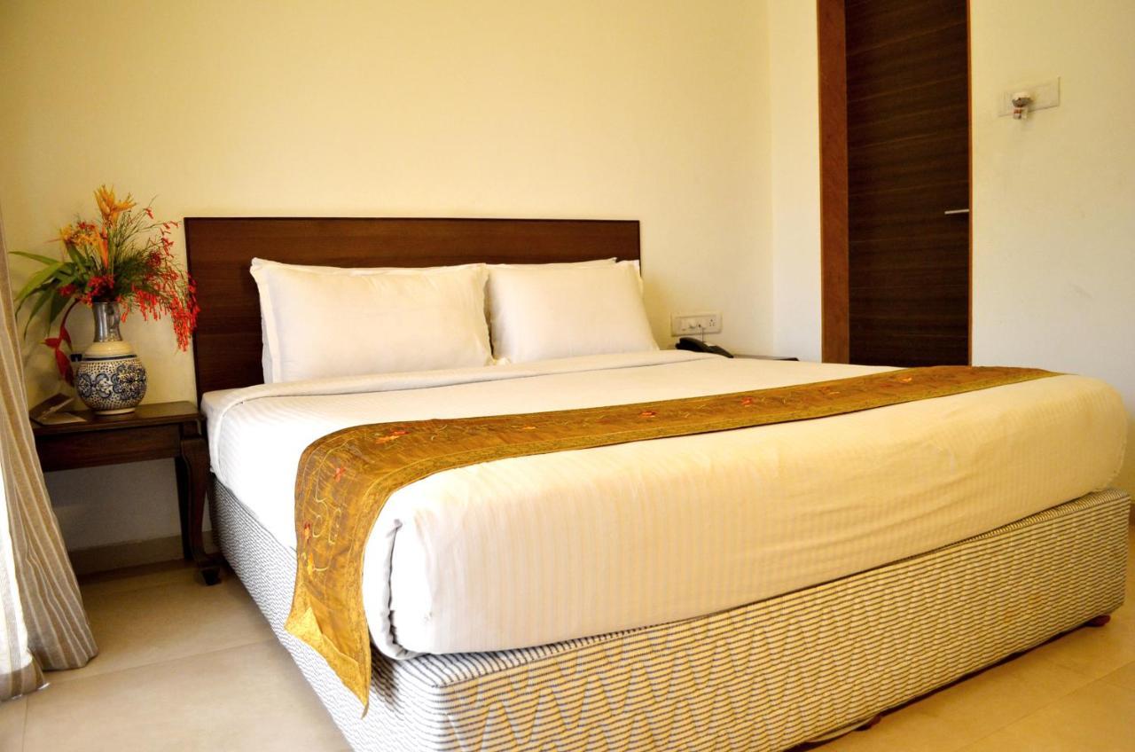 Manas Resort With Petting Zoo, Igatpuri Exterior photo