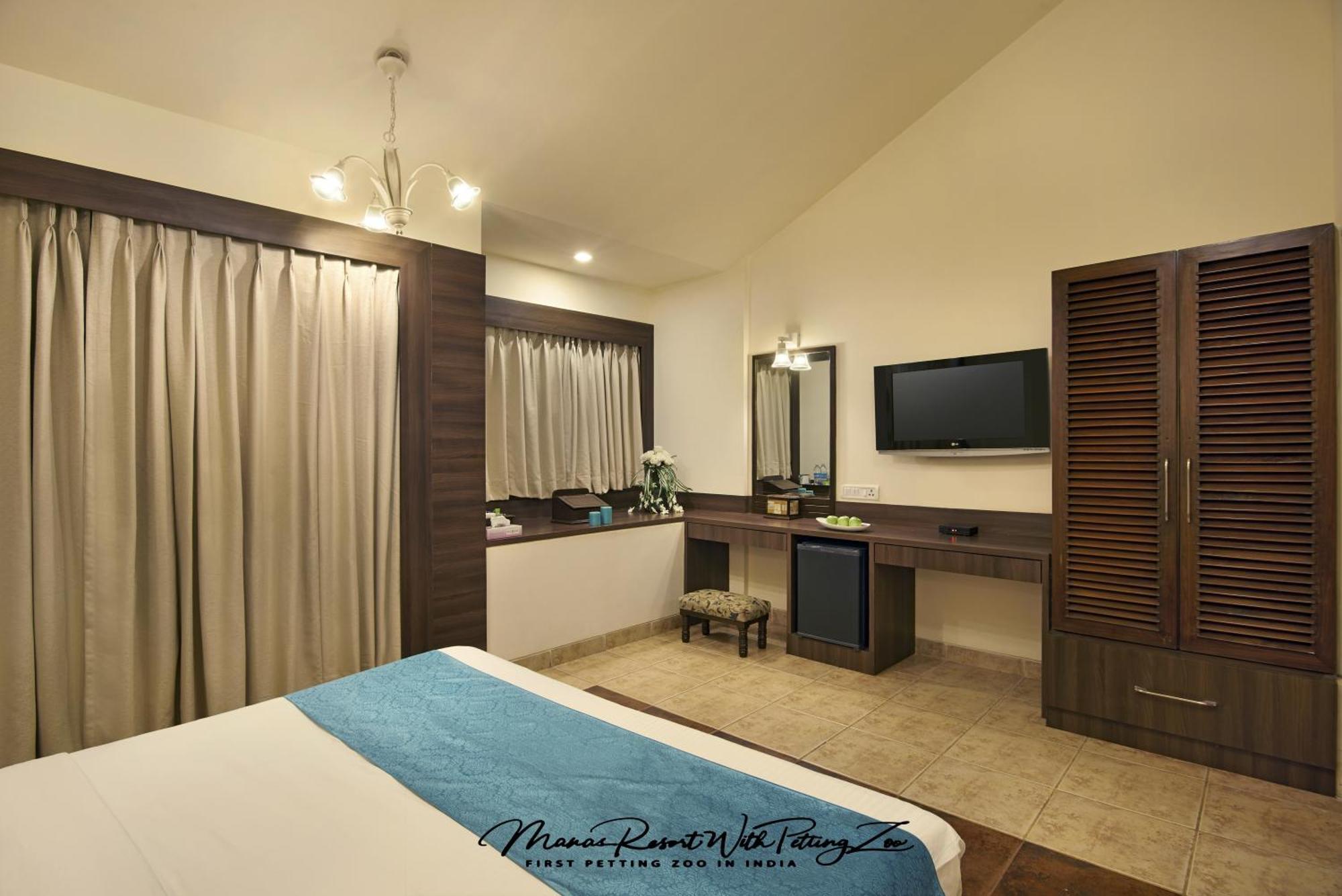 Manas Resort With Petting Zoo, Igatpuri Exterior photo